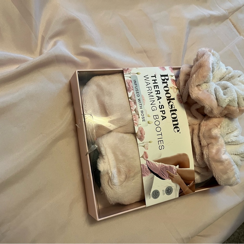 Brookstone Thera-Spa Plush Pink Booties